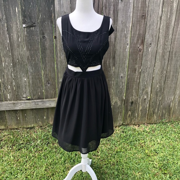 Tea n Cup Dresses & Skirts - Tea n Cup Beaded Chiffon Cutout Dress